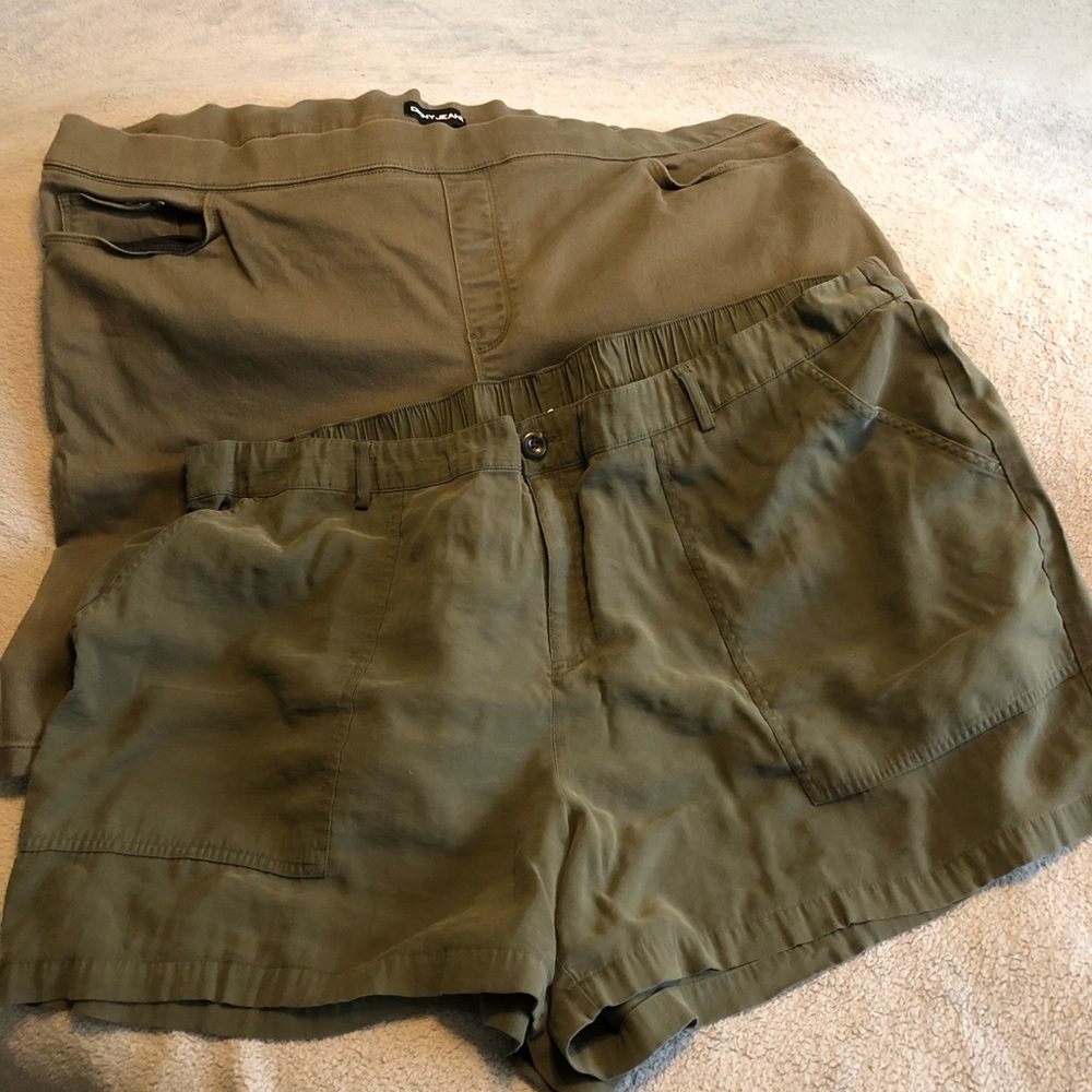 Lot of 2 Women’s 3XL Shorts DKNY Jeans & Ava & Viv